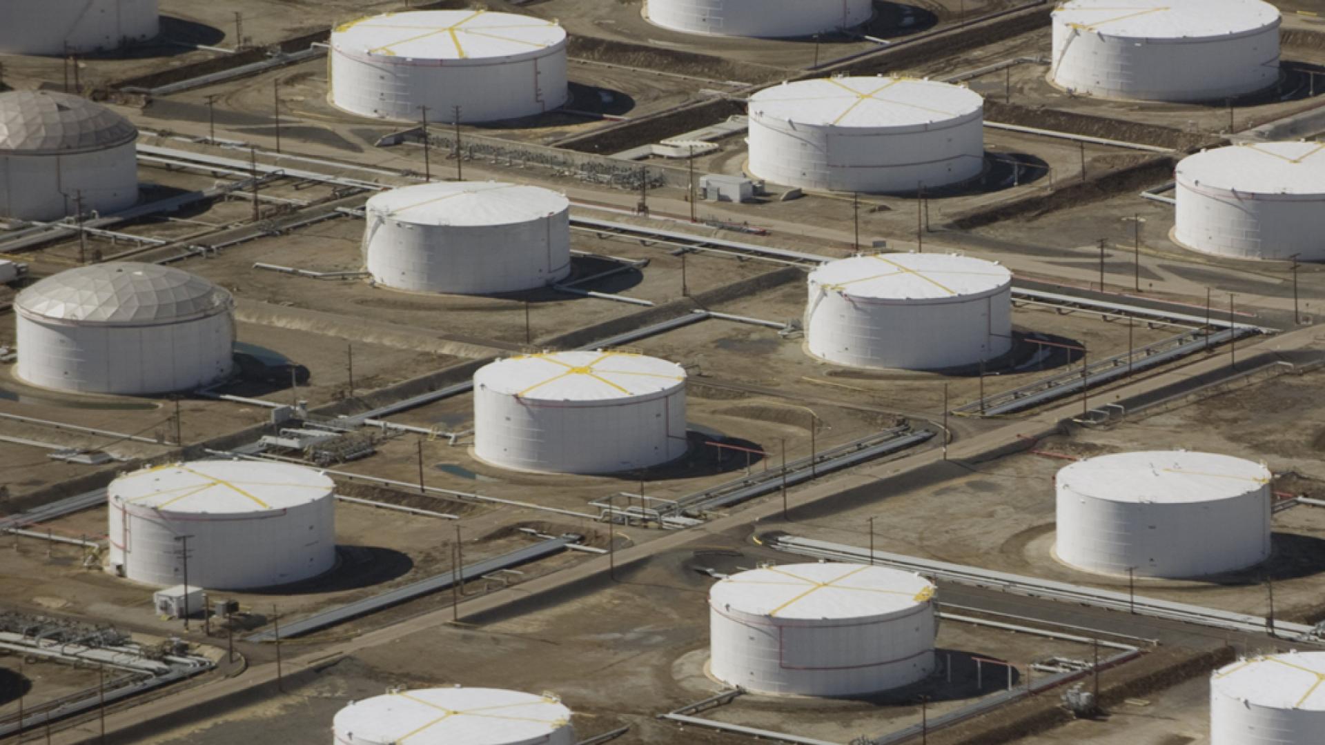 صورة معهد البترول: زيادة حادة غير متوقعة في مخزونات النفط الأمريكية الأسبوع الماضي