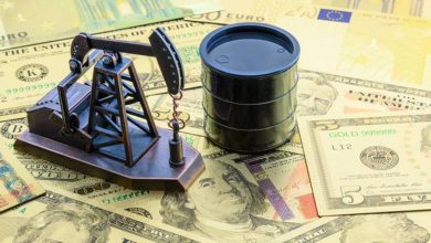 صورة النفط مستقر وسط تراجع الدولار ومخاوف من طلب ضعيف بسبب الجائحة