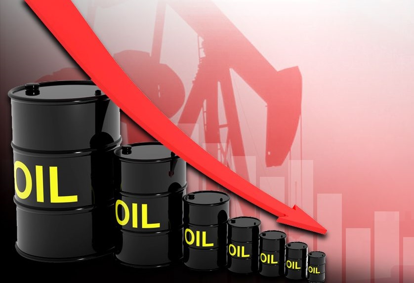 صورة النفط يتراجع بفعل زيادة المخزونات الأمريكية