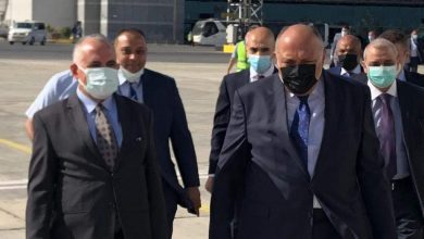 صورة وزير الخارجية ووزير الري يتوجهان إلى الخرطوم لبحث آخر تطورات ملف سد النهضة