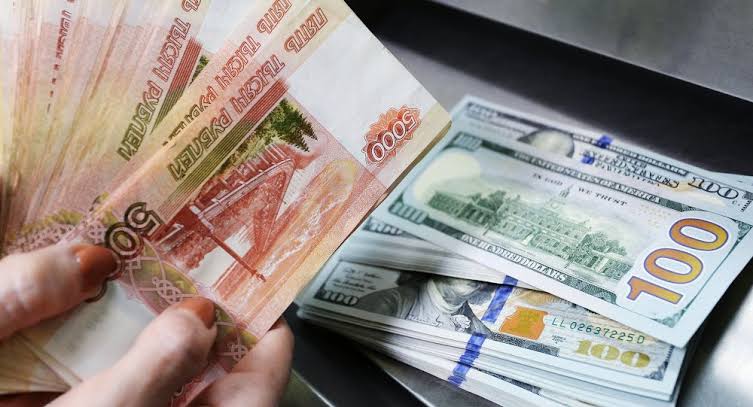 صورة روسيا: ما هو الوقت المناسب لشراء الدولار؟