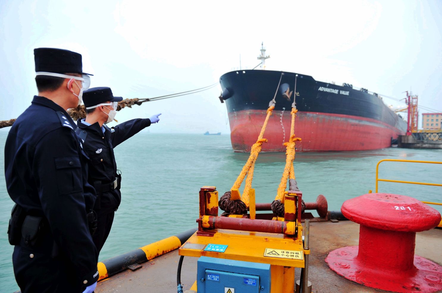 صورة الصين تعلن عن أولى وارداتها من النفط الإيراني منذ ديسمبر 2020