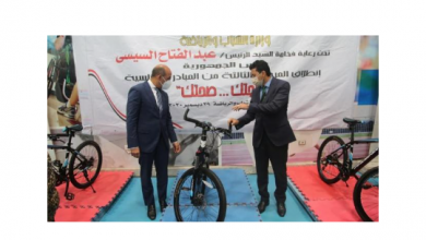 صورة وزير الشباب والرياضة يسلم دراجات المرحلة الثالثة من مبادرة ”دراجتك.. صحتك ”